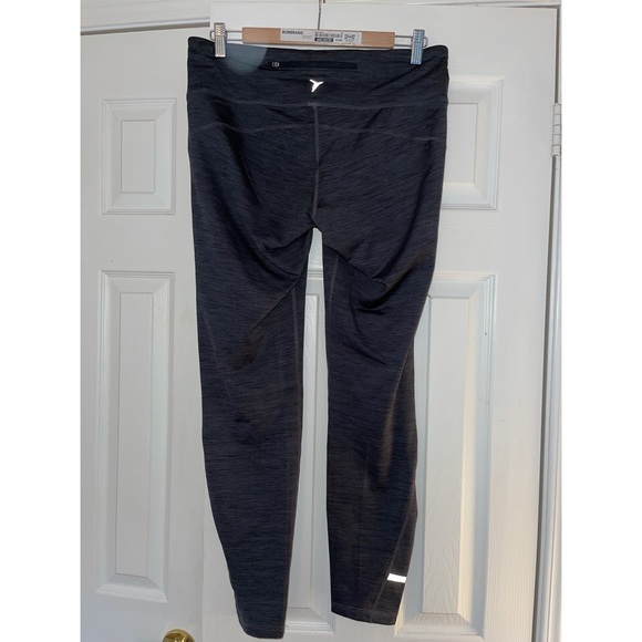 NWT Old Navy Active Go-Dry grey leggings - Picture 2 of 4